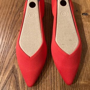 BNIB Rothy’s size 10 Flame Points
